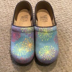 Dansko Vegan Pro Starburst size 8